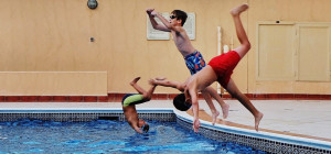 Reasons to Own a Custom Swimming Pool